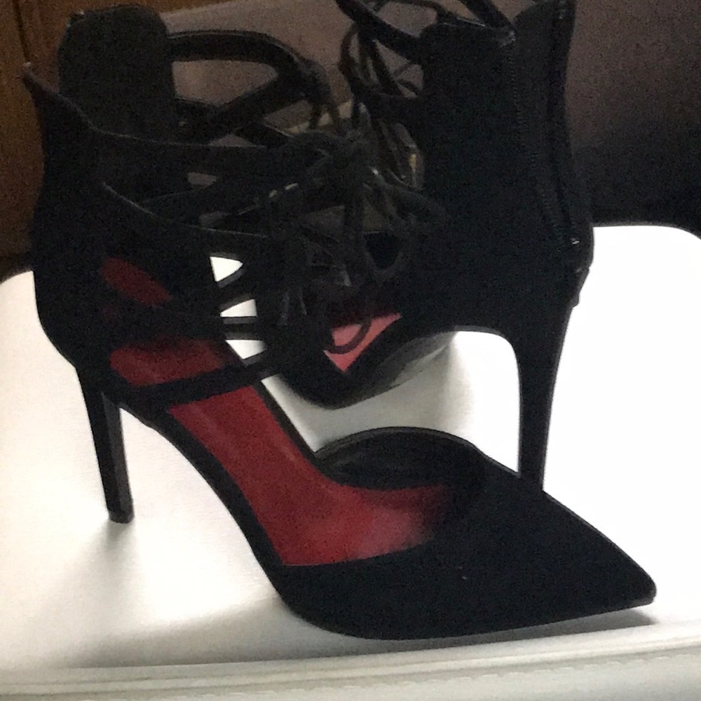 Shoes size 81/2